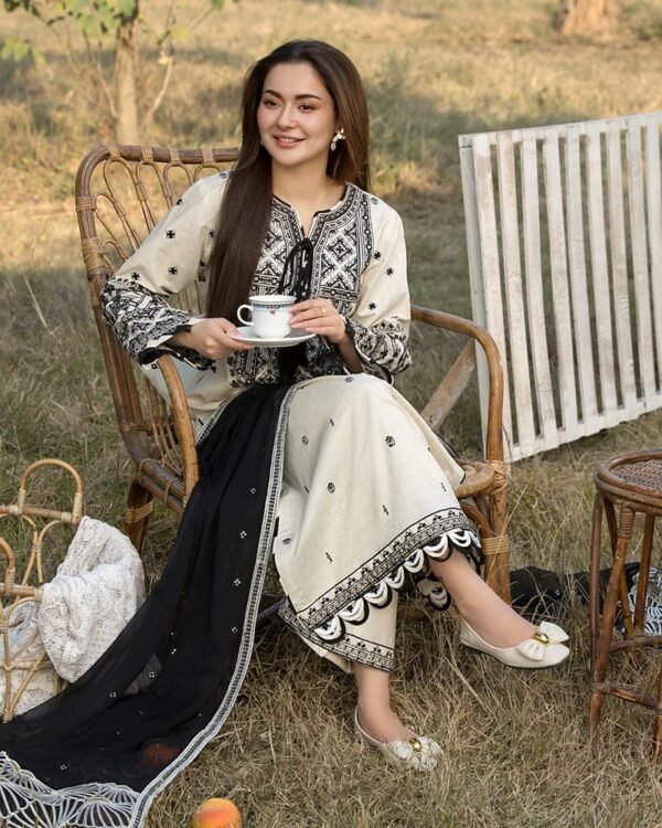 Zara Shahjahan 3PC | 2K25 Lawn Suit with Emb Chiffon Dupatta - Image 3